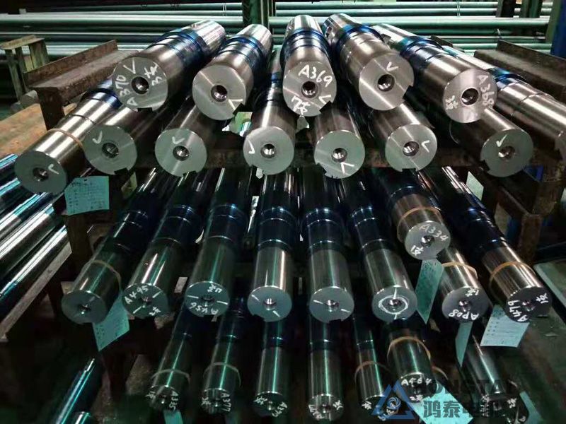 YE2-180L-4电机轴伸打螺纹孔定制